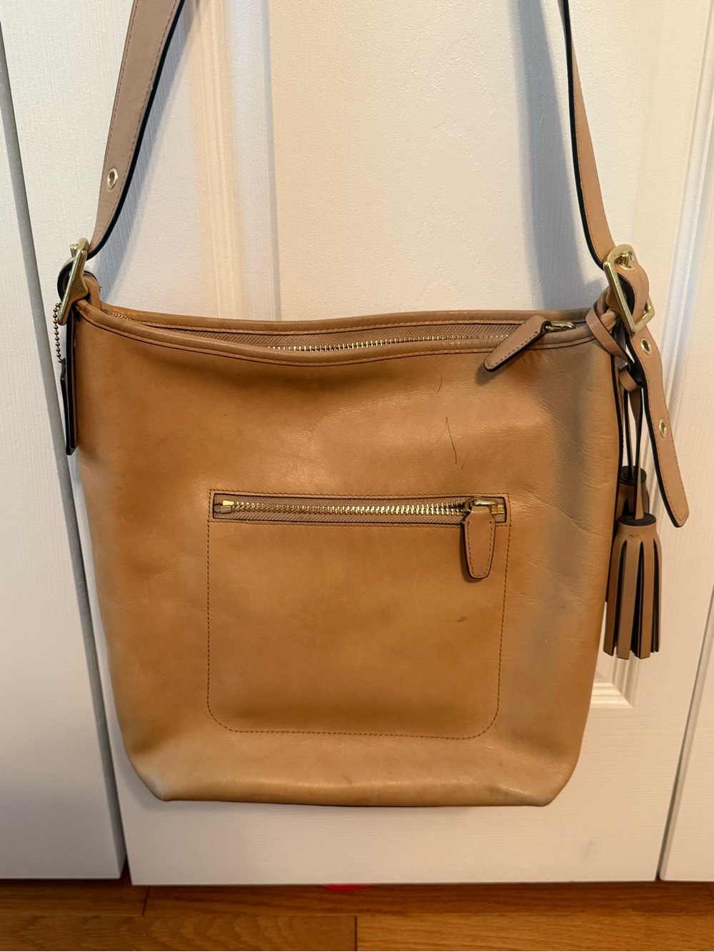 Vintage Coach Legacy Tassel Bucket Bag in Tan Leather - Picture 3 of 8